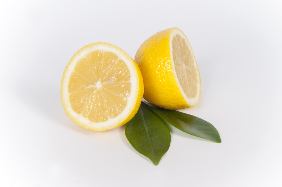 sliced-lemon-667554_960_720